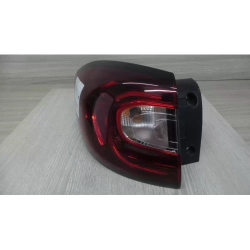 RENAULT CAPTUR LEFT TAILLIGHT J87, IN BODY, W/ DARK TINT TYPE, 06/17- 2018