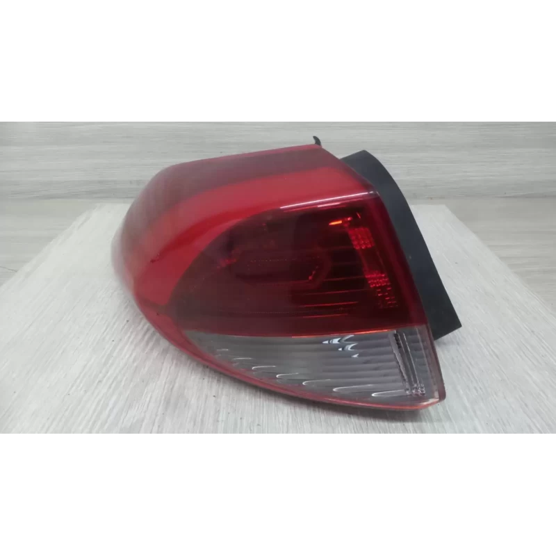 HYUNDAI TUCSON LEFT TAILLIGHT IN BODY, TL, KOREAN BUILT (VIN KMHJ), NON LED TYPE