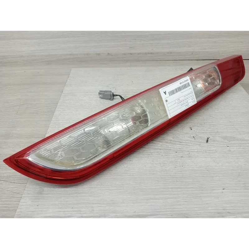 FORD FOCUS RIGHT TAILLIGHT IN BODY, LV, TAILGATE, XR5, 06/08-07/11 2011