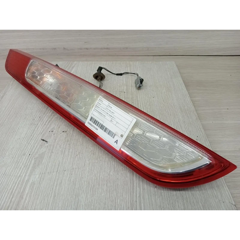 FORD FOCUS LEFT TAILLIGHT IN BODY, LV, HATCH, XR5, 06/08-07/11 2011