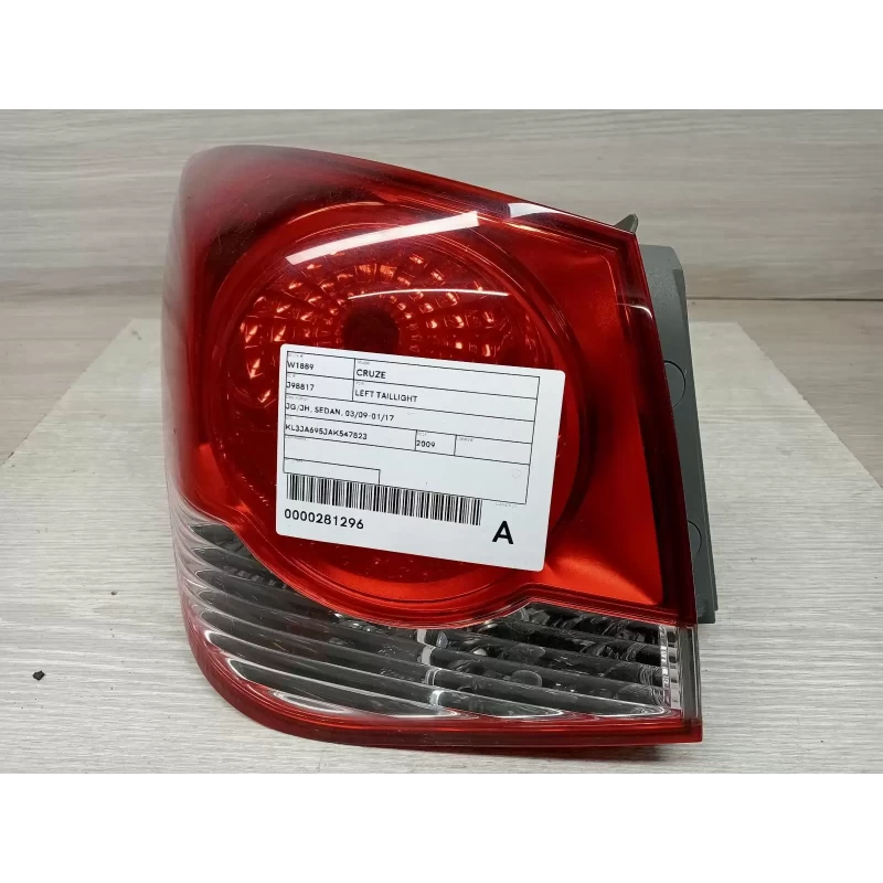 HOLDEN CRUZE LEFT TAILLIGHT JG/JH, SEDAN, 03/09-01/17 2009