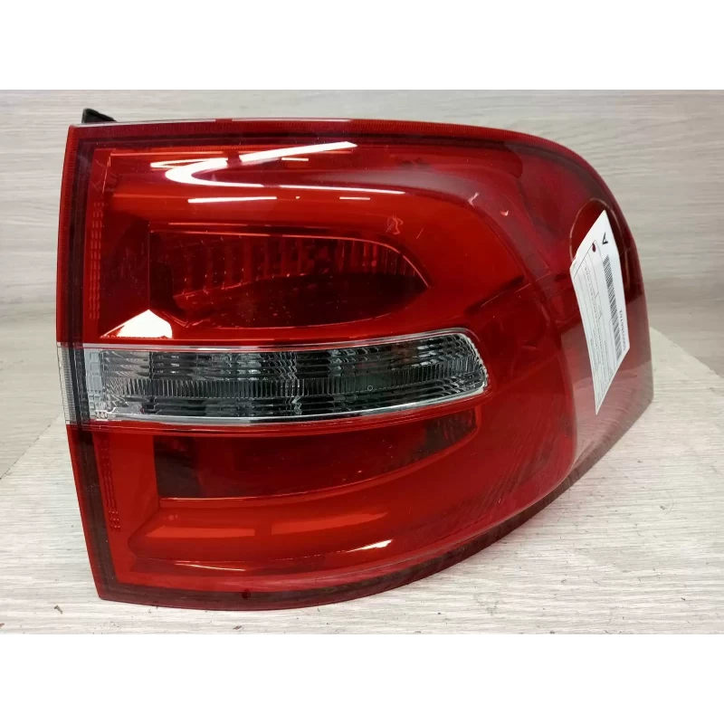 HOLDEN COMMODORE RIGHT TAILLIGHT VF, WAGON, EVOKE/SV6/SS/SS-V/CALAIS/CALAIS-V, 0