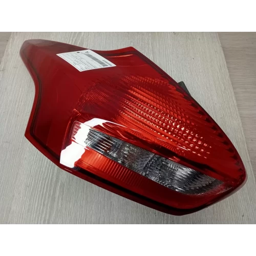 FORD FOCUS LEFT TAILLIGHT LZ, HATCH, SPORT/TITANIUM, LED TYPE, 07/15-11/18 2015