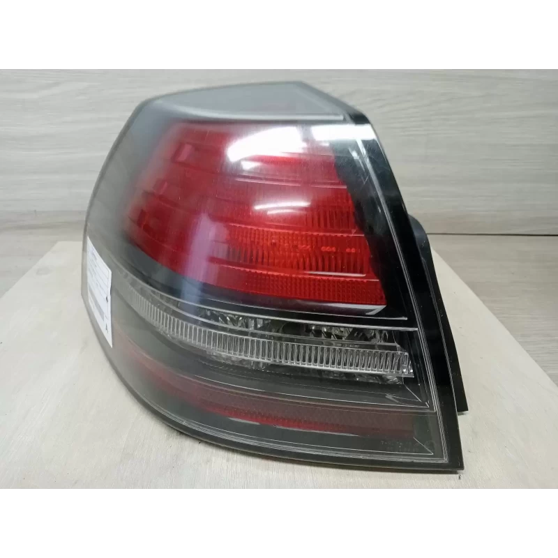 HOLDEN COMMODORE LEFT TAILLIGHT VE, SEDAN, CALAIS, 08/06-05/13 2010