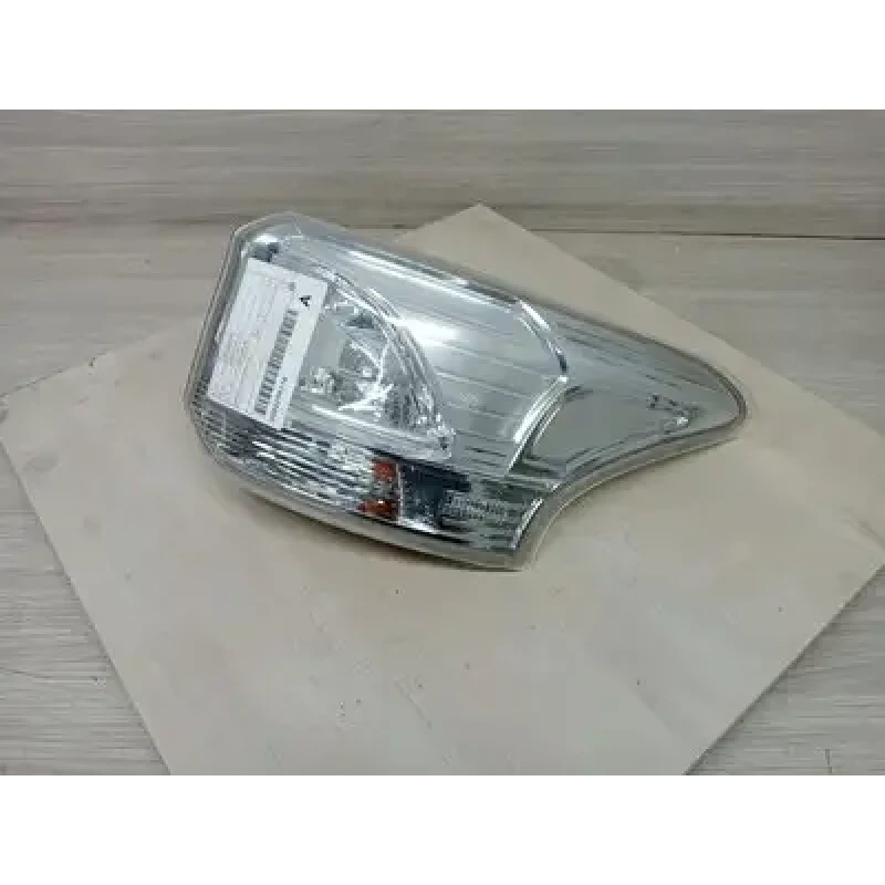 MITSUBISHI OUTLANDER RIGHT TAILLIGHT ZJ, IN BODY, LED, 10/12-03/15  2014