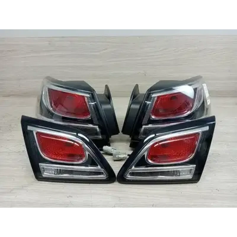 HOLDEN COMMODORE RIGHT TAILLIGHT VF, SEDAN, CLEAR TYPE, SS-V/CALAIS/CALAIS-V, 09