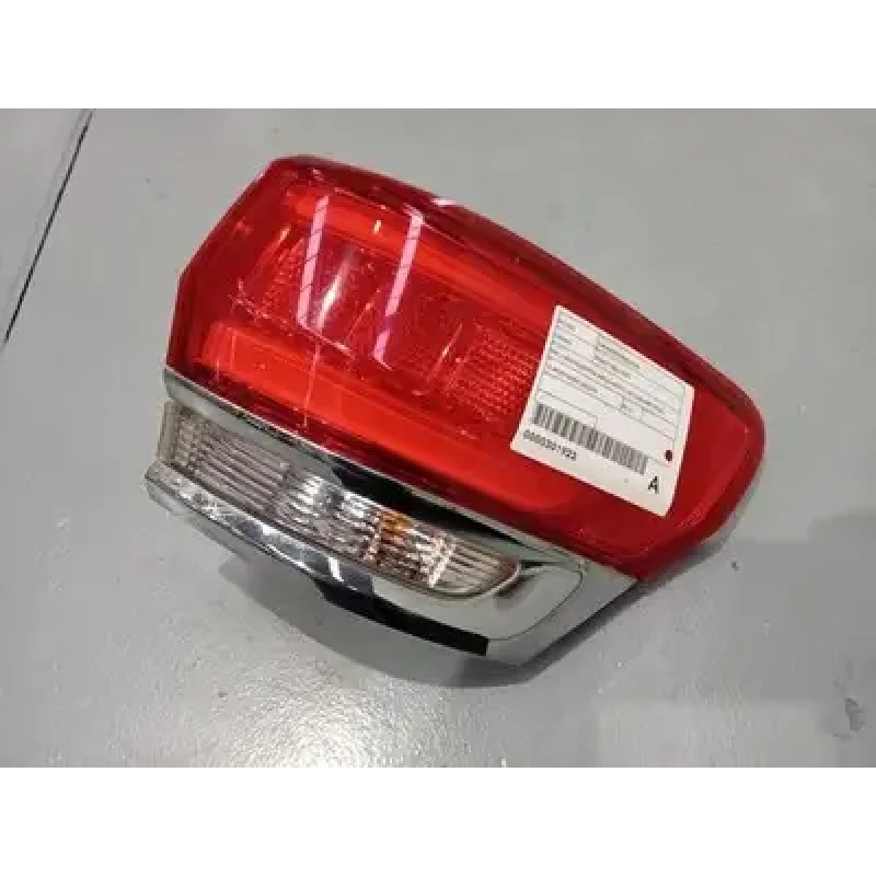JEEP GRANDCHEROKEE RIGHT TAILLIGHT WK, LAREDO/OVERLAND/LIMITED, W/ CHROME BEZEL,