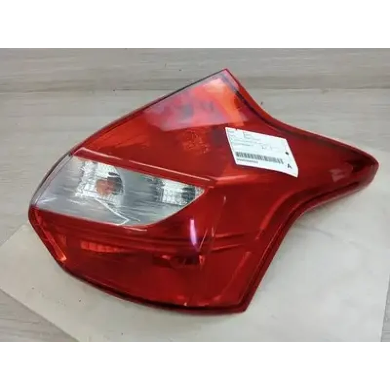FORD FOCUS RIGHT TAILLIGHT LW, HATCH, LED STRIPE TYPE, 05/11-08/15 2014