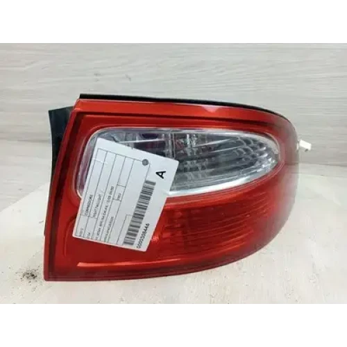 HOLDEN COMMODORE RIGHT TAILLIGHT VX, SEDAN, BERLINA/CALAIS, 10/00-09/02 2002 HOLDEN COMMODORE RIGHT TAILLIGHT VX, SEDAN, BERLINA/CALAIS, 10/00-09/02 2002