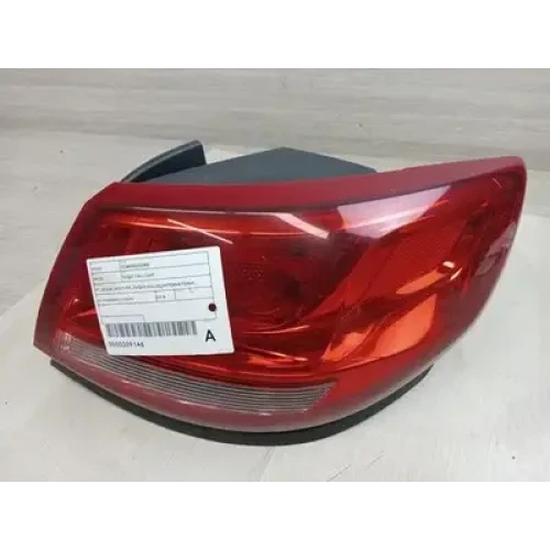 HOLDEN COMMODORE RIGHT TAILLIGHT VF, SEDAN, RED TYPE, EVOKE/SV6/SS/INTERNATIONAL HOLDEN COMMODORE RIGHT TAILLIGHT VF, SEDAN, RED TYPE, EVOKE/SV6/SS/INTERNATIONAL