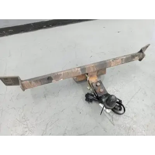 HOLDEN STATESMAN/CAPRICE TOWBAR WH 06/99-04/03 2002 HOLDEN STATESMAN/CAPRICE TOWBAR WH 06/99-04/03 2002