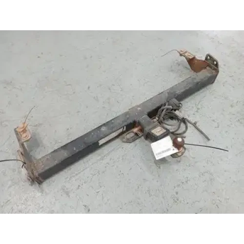TOYOTA HILUX TOWBAR 2WD, 03/05-08/15 2010