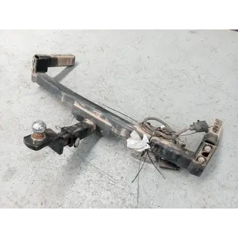 HOLDEN COMMODORE TOWBAR VE, SEDAN, 08/06-05/13 2006