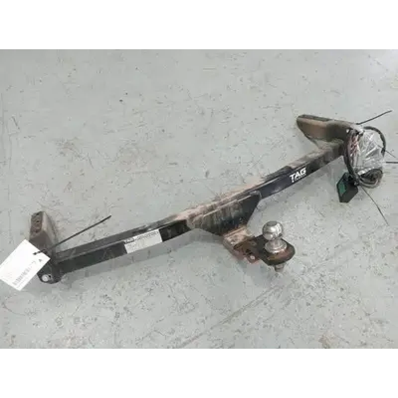 HOLDEN COMMODORE TOWBAR VF, SEDAN, CALAIS TYPE, 05/13-12/17 2014