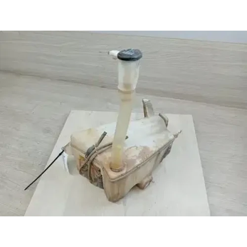 TOYOTA LANDCRUISER WASHER BOTTLE 100 SERIES, 01/98-10/07 2002 TOYOTA LANDCRUISER WASHER BOTTLE 100 SERIES, 01/98-10/07 2002