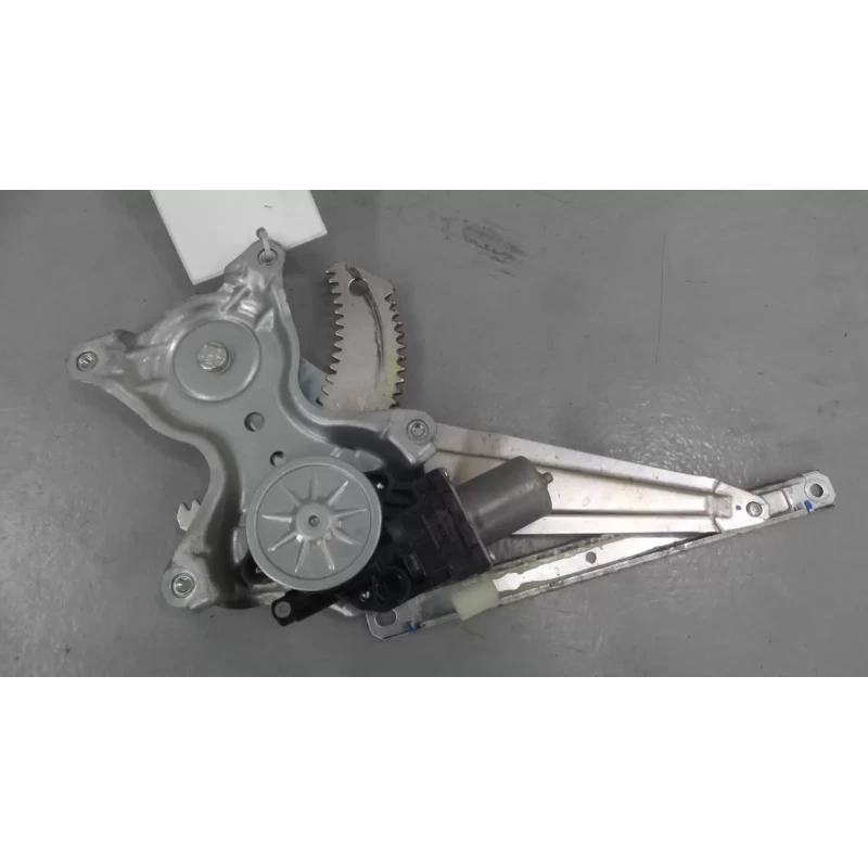 MITSUBISHI TRITON RIGHT REAR WND REG/MOTOR MQ-MR, 03/15-10/23 2015