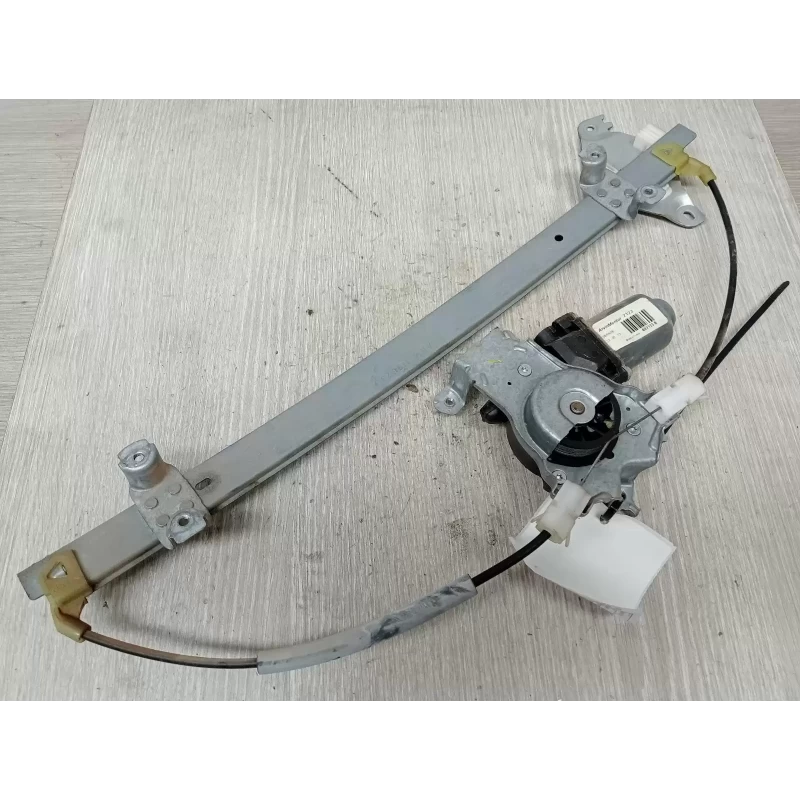NISSAN NAVARA LEFT FRONT WINDOW REG/MOTOR D40 (VIN VSK), POWER, 05/07-08/15 2008