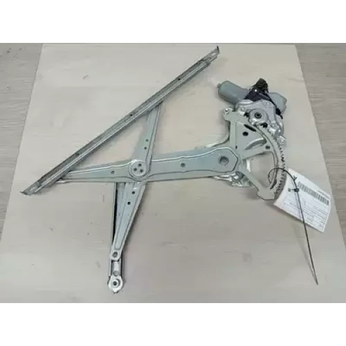 TOYOTA CAMRY RIGHT FRONT WINDOW REG/MOTOR ASV50/AVV50, POWER, 12/11-10/17 2013