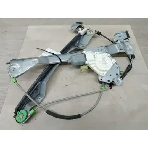 HOLDEN COMMODORE RIGHT FRONT WINDOW REG/MOTOR VE, NON-CALAIS TYPE, 08/06-05/13 2