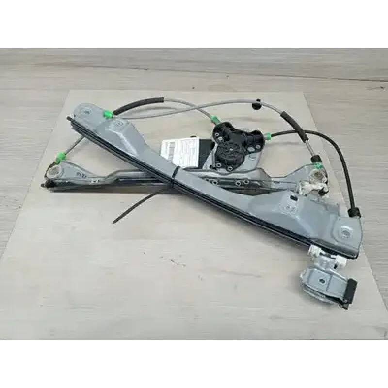 HOLDEN COMMODORE RIGHT FRONT WINDOW REG/MOTOR VE, CALAIS TYPE, 08/06-05/13 2011