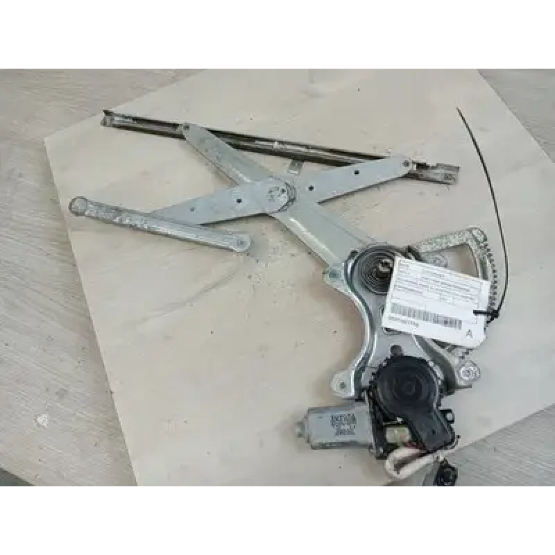 TOYOTA LANDCRUISER RIGHT FRONT WINDOW REG/MOTOR 100/105 SERIES, POWER, ALL AUTO