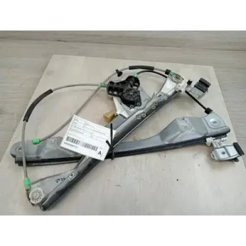 HOLDEN COMMODORE RIGHT FRONT WINDOW REG/MOTOR VE, NON-CALAIS TYPE, 08/06-05/13 2 HOLDEN COMMODORE RIGHT FRONT WINDOW REG/MOTOR VE, NON-CALAIS TYPE, 08/06-05/13 2